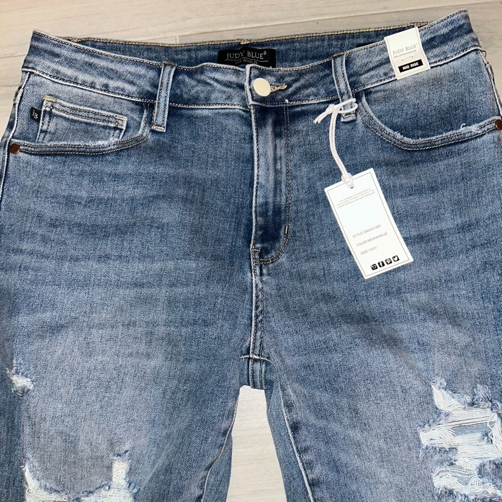 Judy Blue Mid Rise Heavy Distressed Straight Jeans Size 13/31 - Picture 3 of 10